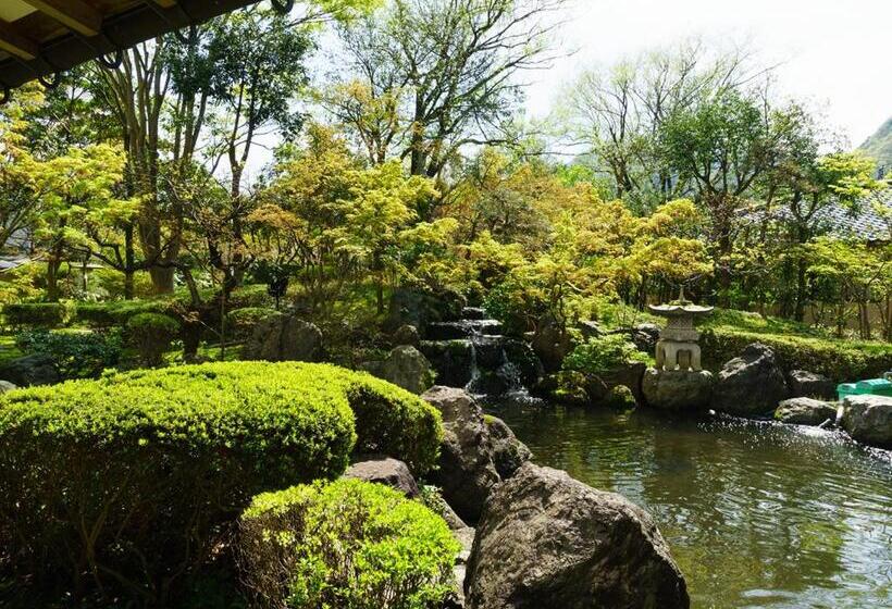 Hoho A Hotel Overlooking The Echigo Plain And The Yahiko Mountain Range Formerly Hotel Oohashi Yakat