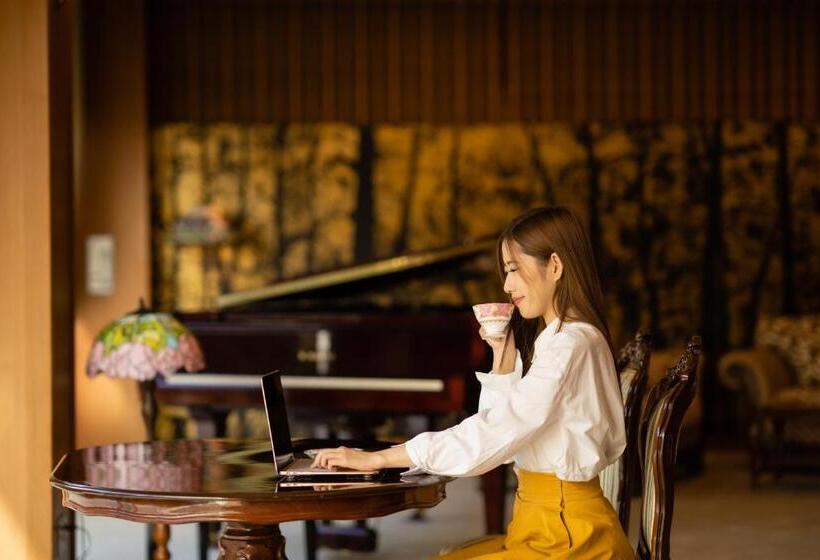 Hoho A Hotel Overlooking The Echigo Plain And The Yahiko Mountain Range Formerly Hotel Oohashi Yakat