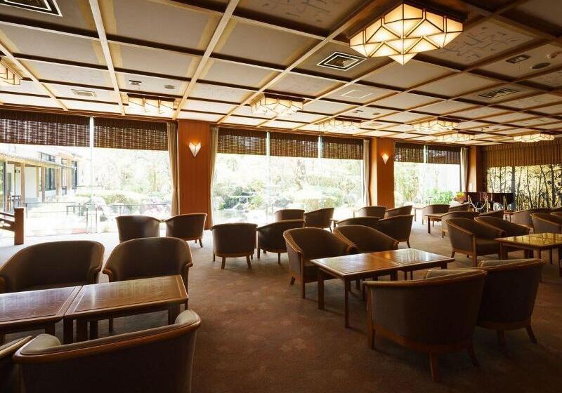 Hoho A Hotel Overlooking The Echigo Plain And The Yahiko Mountain Range Formerly Hotel Oohashi Yakat