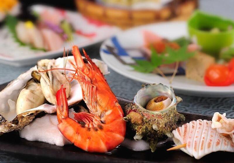 Hoho A Hotel Overlooking The Echigo Plain And The Yahiko Mountain Range Formerly Hotel Oohashi Yakat