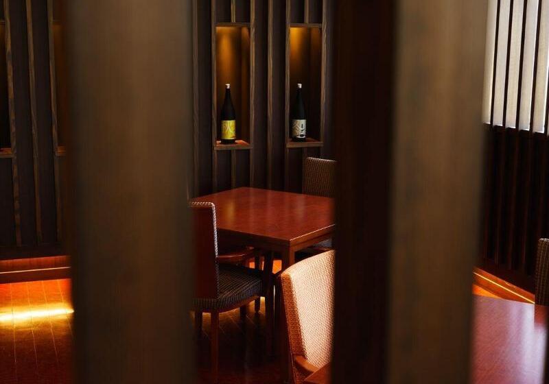 Hoho A Hotel Overlooking The Echigo Plain And The Yahiko Mountain Range Formerly Hotel Oohashi Yakat