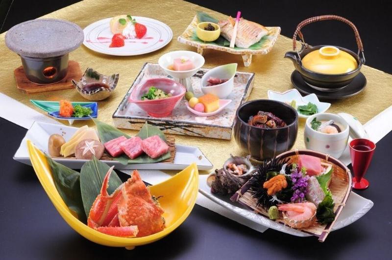 Hoho A Hotel Overlooking The Echigo Plain And The Yahiko Mountain Range Formerly Hotel Oohashi Yakat