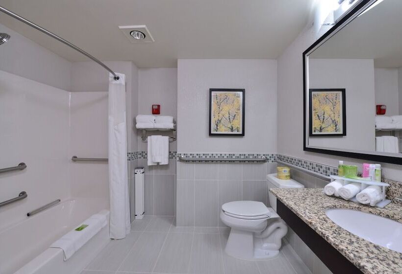 Holiday Inn Express Hotel & Suites Milwaukee New Berlin, An Ihg