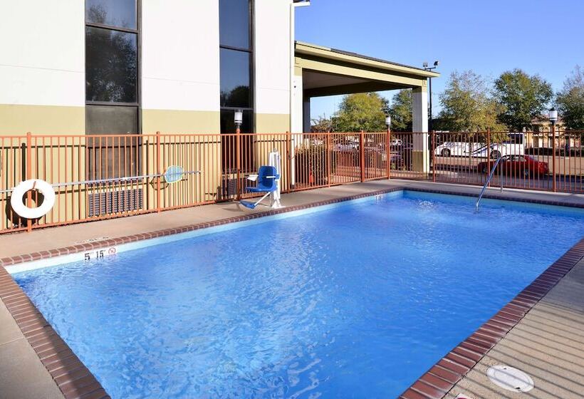 فندق Red Roof Inn & Suites Clinton, Ms