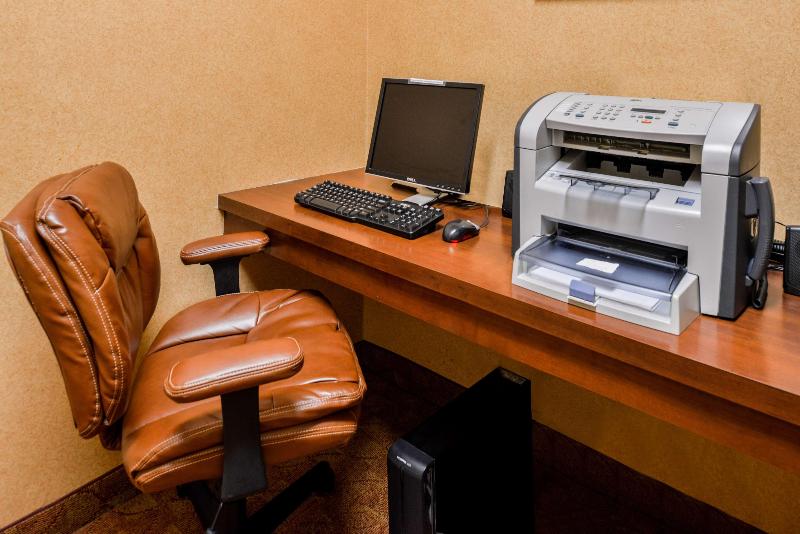 בית מלון כפרי Americas Best Value Inn & Suites Livingston