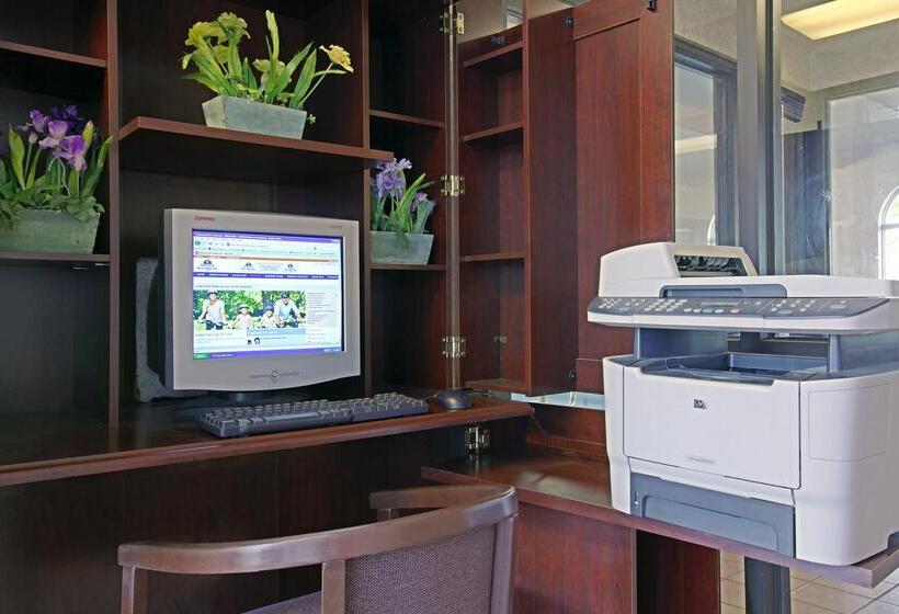 فندق Americas Best Value Inn And Suites Saint Charles