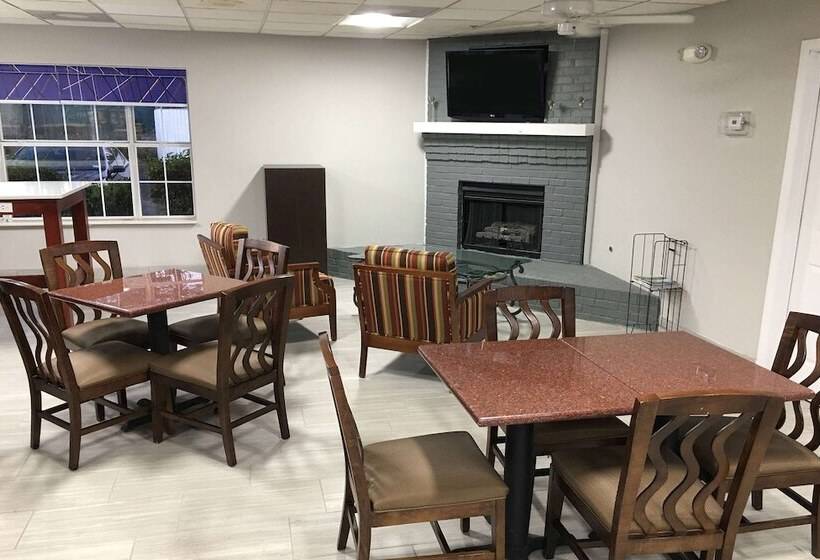 فندق Baymont By Wyndham Adairsville