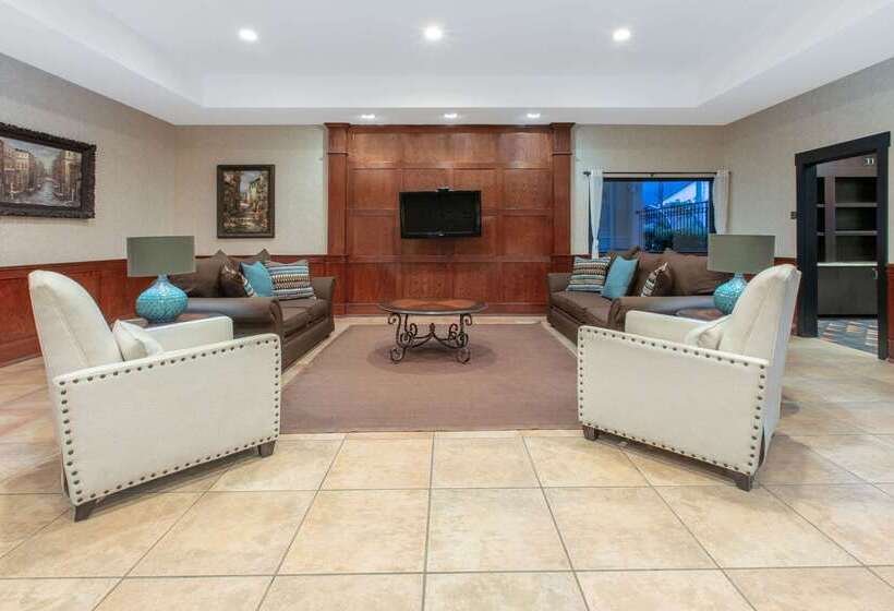 فندق Baymont By Wyndham Mccomb