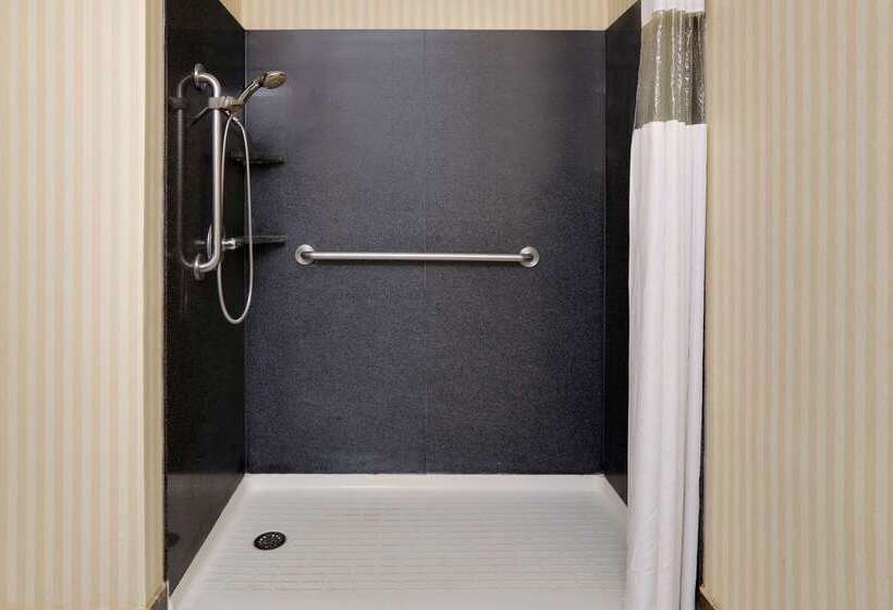 فندق Baymont By Wyndham Mccomb