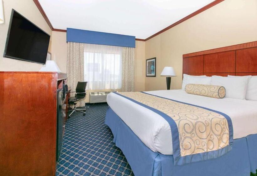 فندق Baymont By Wyndham Mccomb