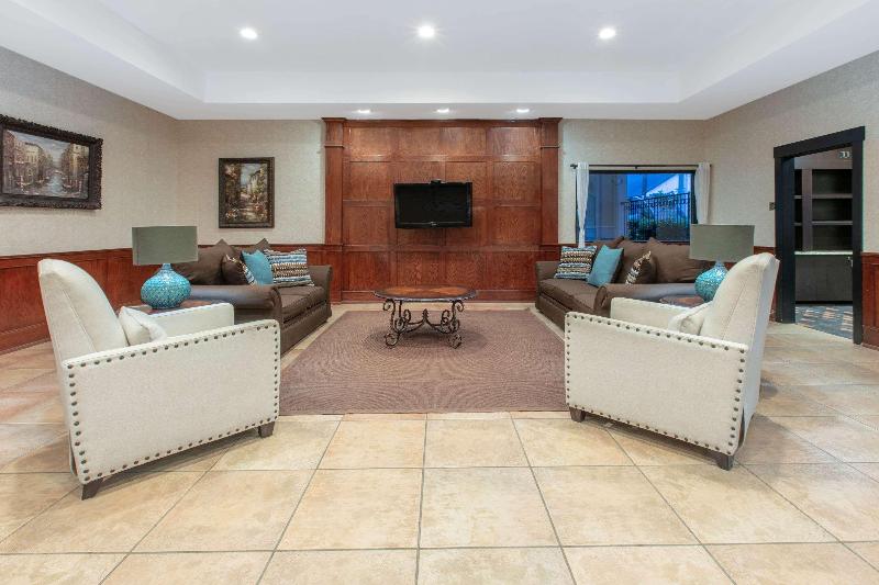 فندق Baymont By Wyndham Mccomb