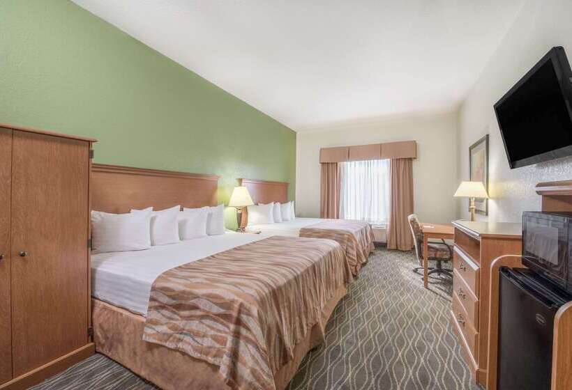 בית מלון כפרי Baymont By Wyndham Pearsall