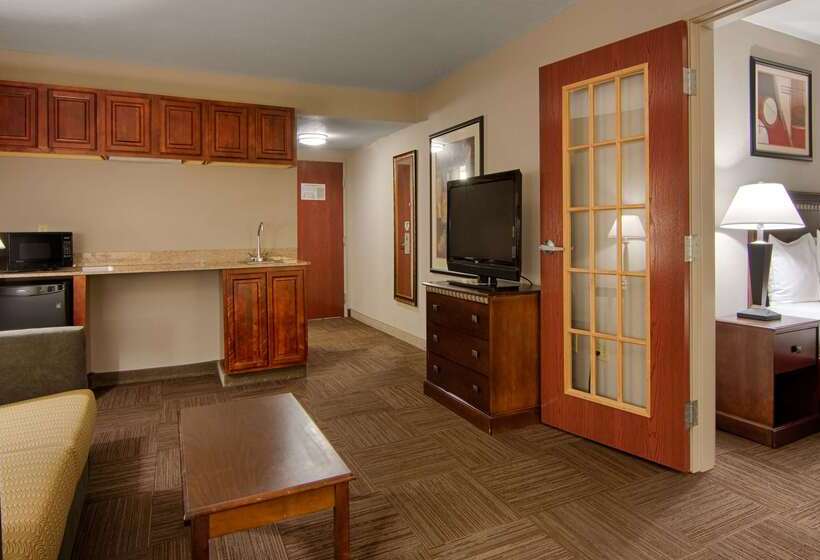 فندق Best Western Auburndale Inn & Suites