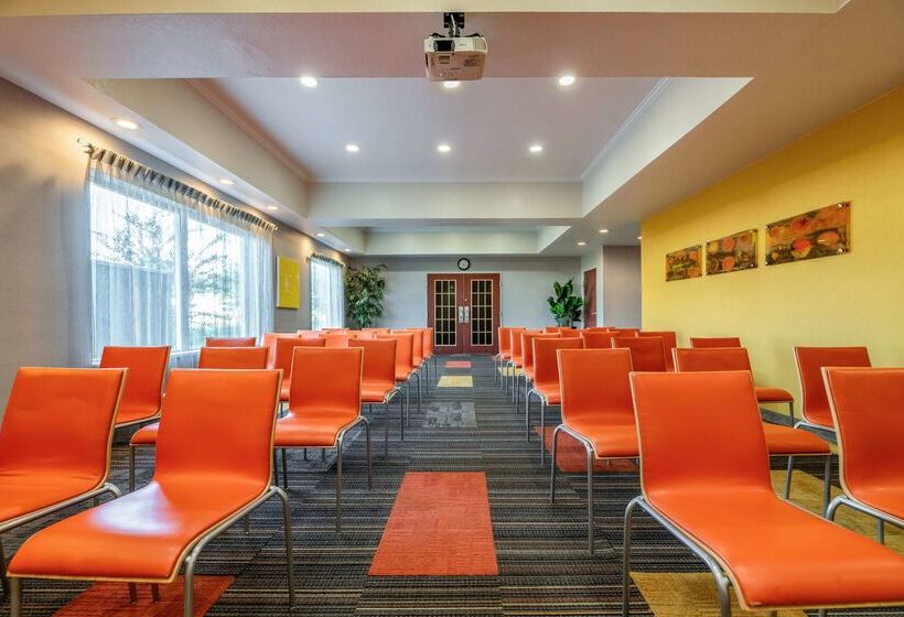 فندق Best Western Auburndale Inn & Suites