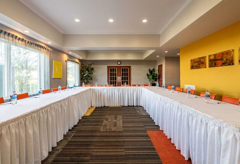 בית מלון כפרי Best Western Auburndale Inn & Suites
