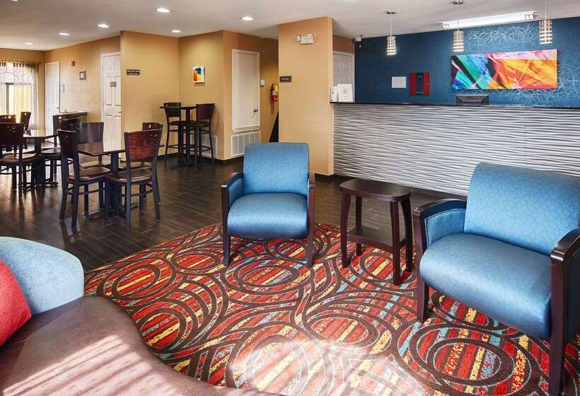 בית מלון כפרי Best Western Cedar Inn