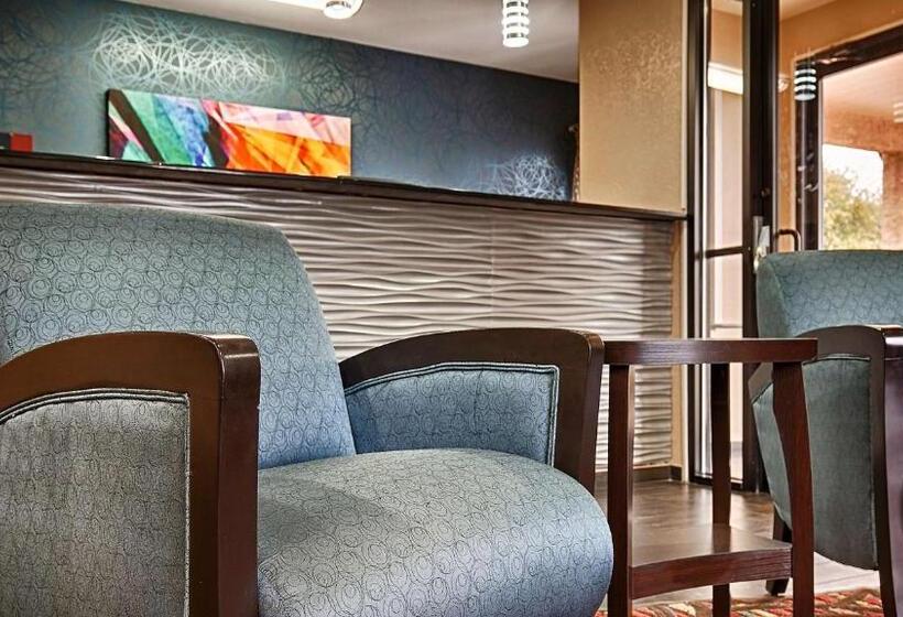 בית מלון כפרי Best Western Cedar Inn