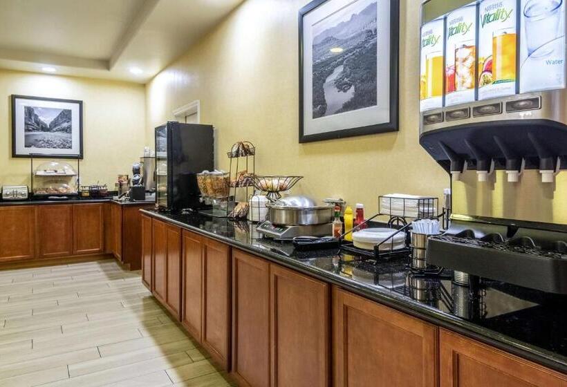 ホテル Best Western Comanche Inn