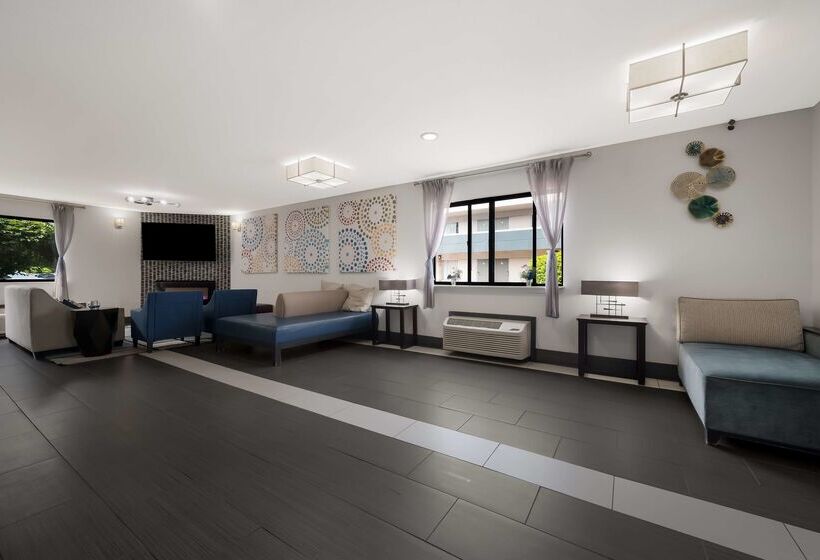 فندق Best Western Executive Inn