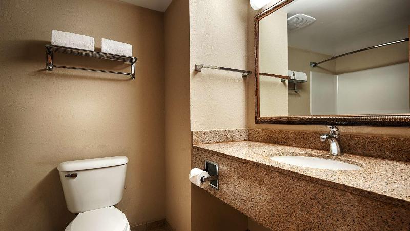 فندق Best Western Executive Inn