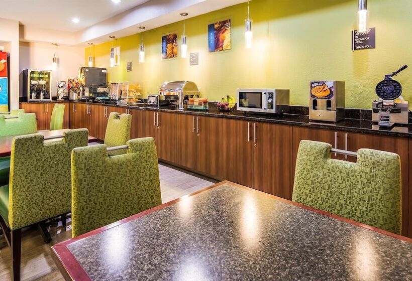 בית מלון כפרי Best Western Executive Inn