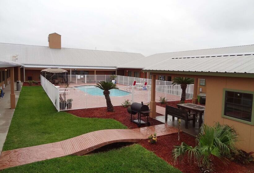 Отель Best Western Hebbronville Inn