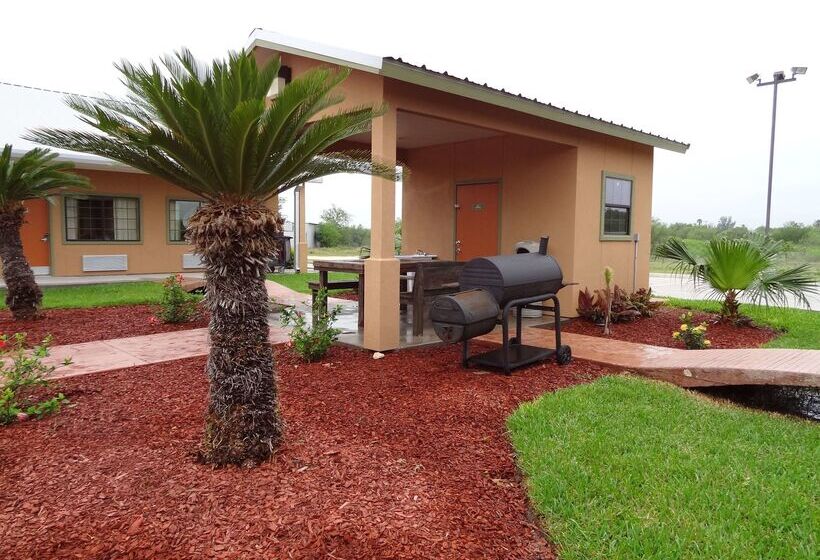 Отель Best Western Hebbronville Inn