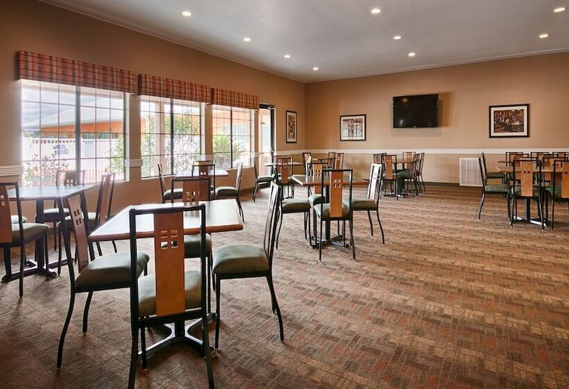 Отель Best Western Hebbronville Inn