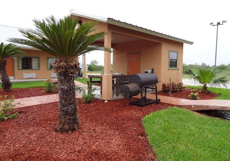 Отель Best Western Hebbronville Inn