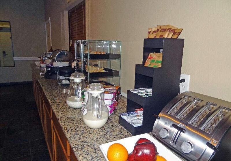 Отель Best Western Hebbronville Inn