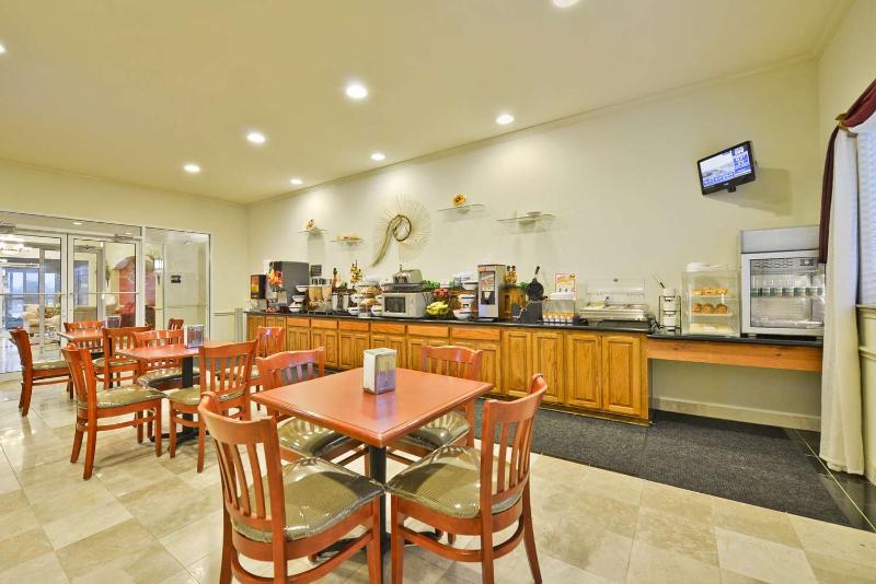 ホテル Best Western Limestone Inn And Suites