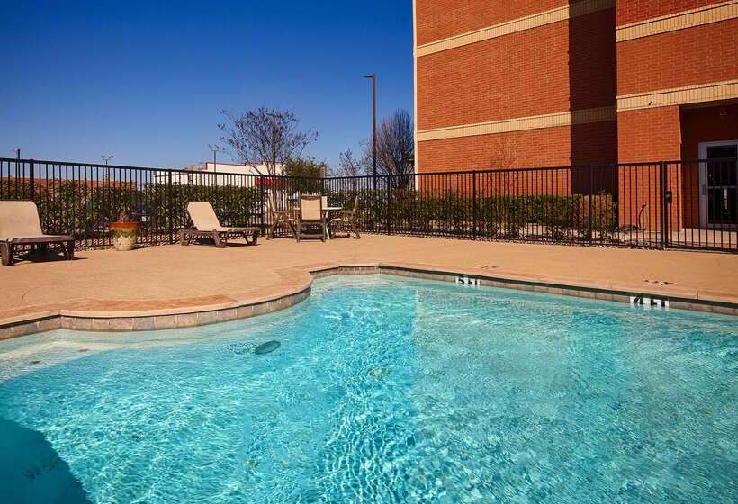 Best Western Lockhart Hotel & Suites