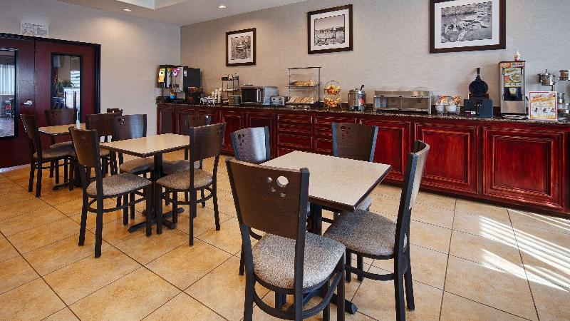 Best Western Lockhart Hotel & Suites