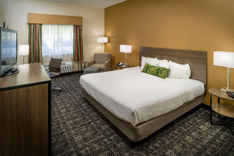 Отель Best Western Logan Inn