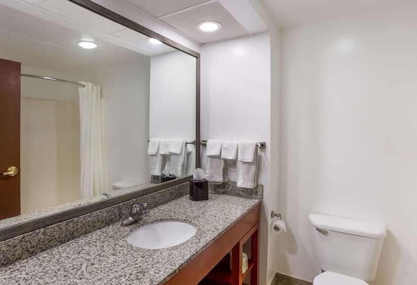 Отель Best Western Logan Inn