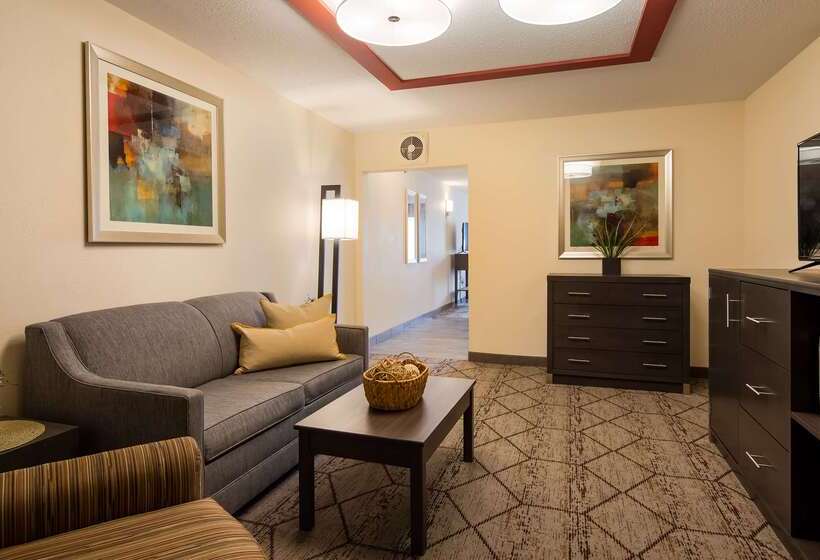 فندق Best Western Nittany Inn Milroy