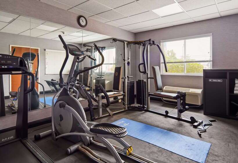 فندق Best Western Nittany Inn Milroy