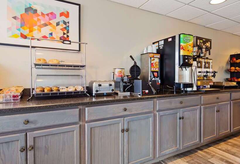 فندق Best Western Nittany Inn Milroy