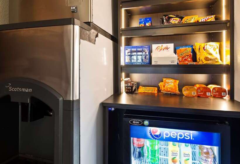 فندق Best Western Nittany Inn Milroy