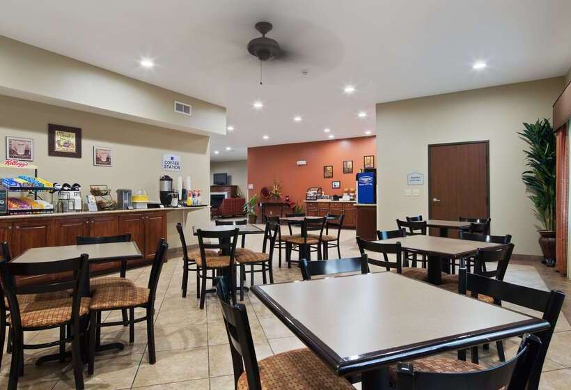 호텔 Best Western Oasis Inn