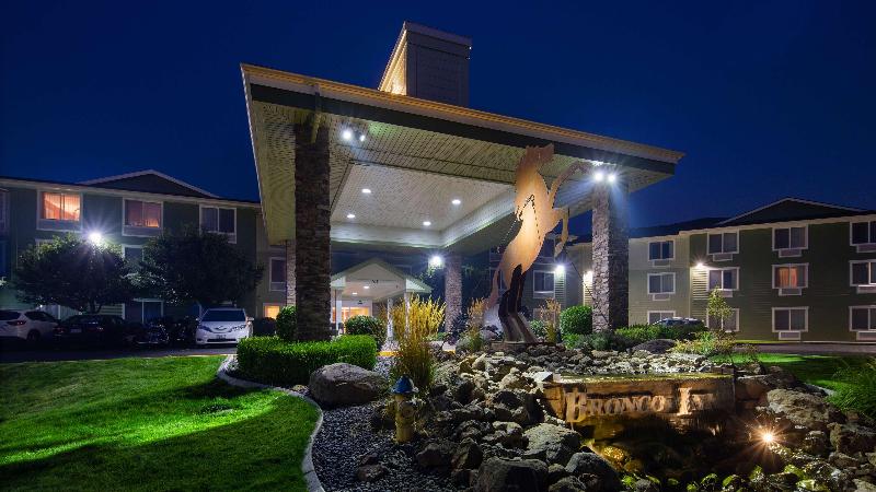 فندق Best Western Bronco Inn