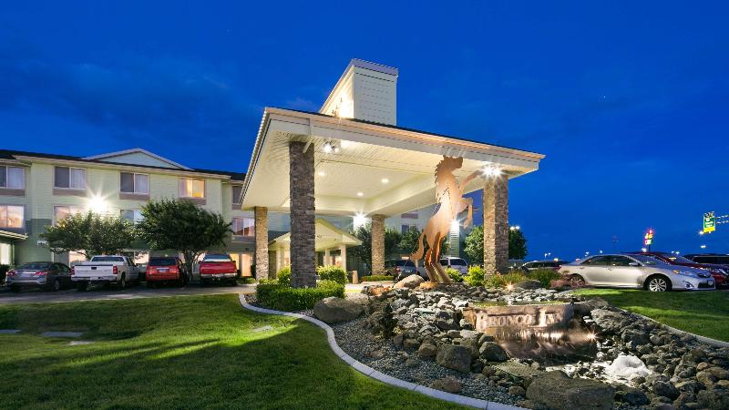 فندق Best Western Bronco Inn