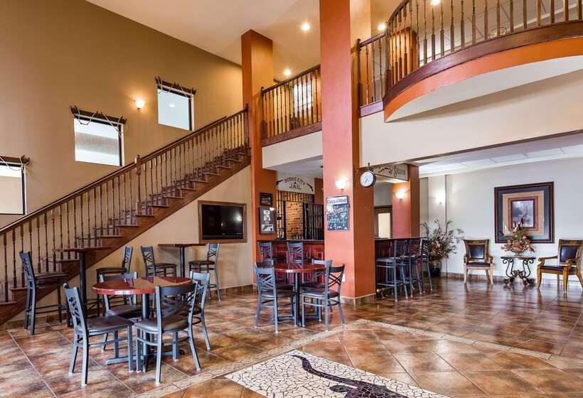 هتل Best Western Plus Country Inn & Suites