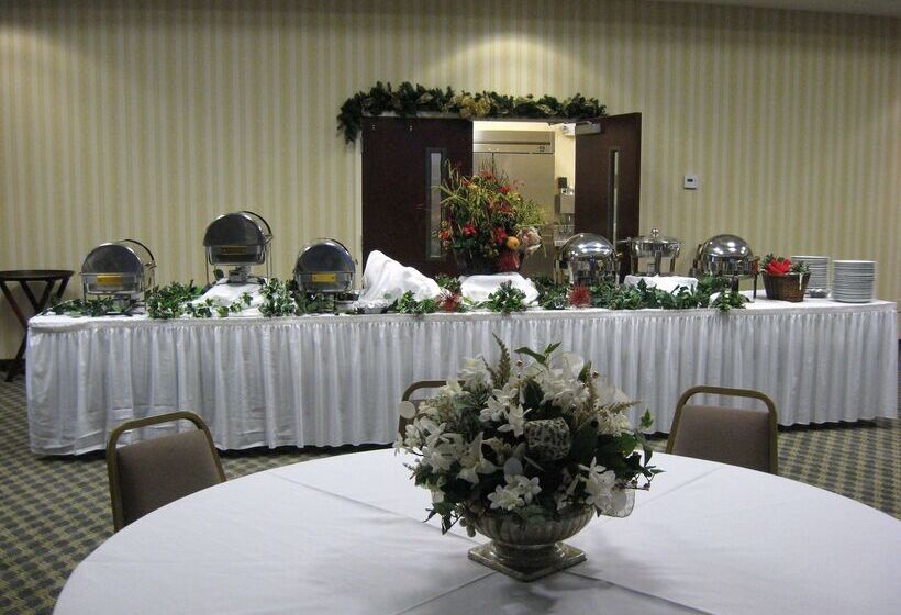 فندق Best Western Plus Crossroads Inn & Suites