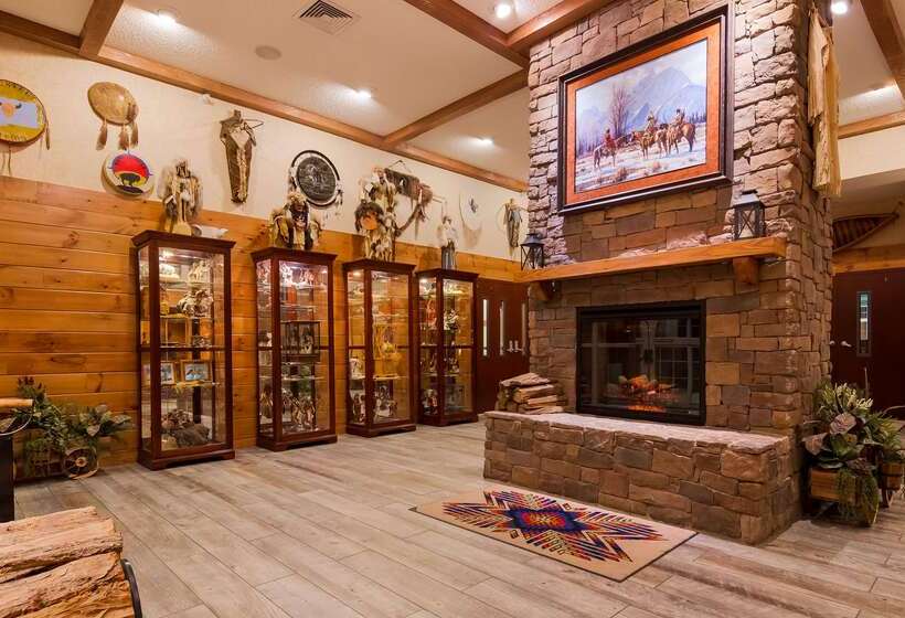 فندق Best Western Plus Crossroads Inn & Suites