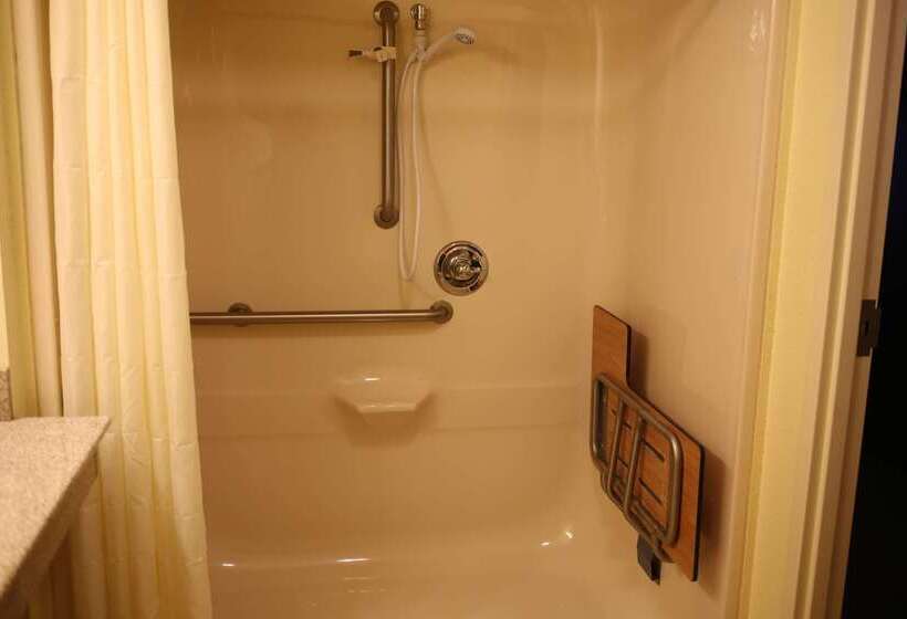 فندق Best Western Plus Crossroads Inn & Suites