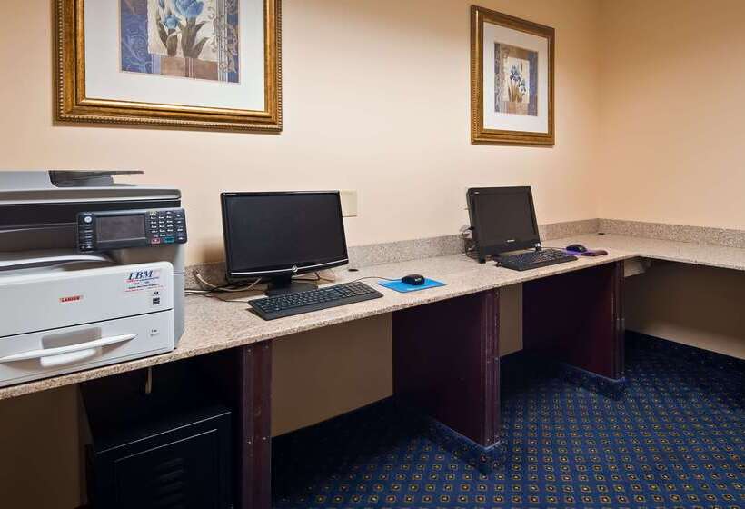 فندق Best Western Plus Crossroads Inn & Suites