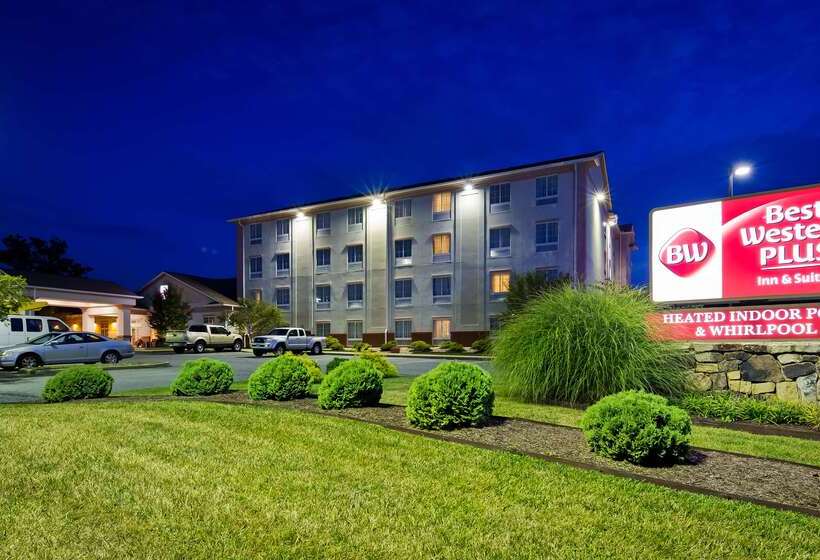 فندق Best Western Plus Crossroads Inn & Suites