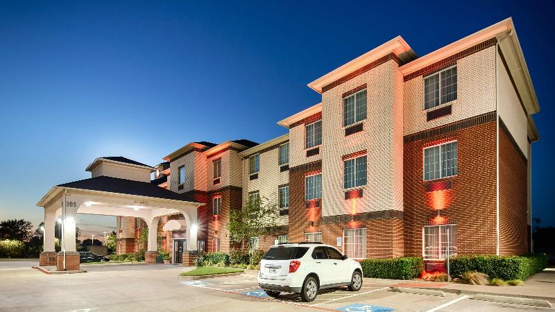 Отель Best Western Plus Lake Dallas Inn & Suites
