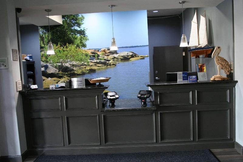 Отель Best Western Plus Lake Dallas Inn & Suites